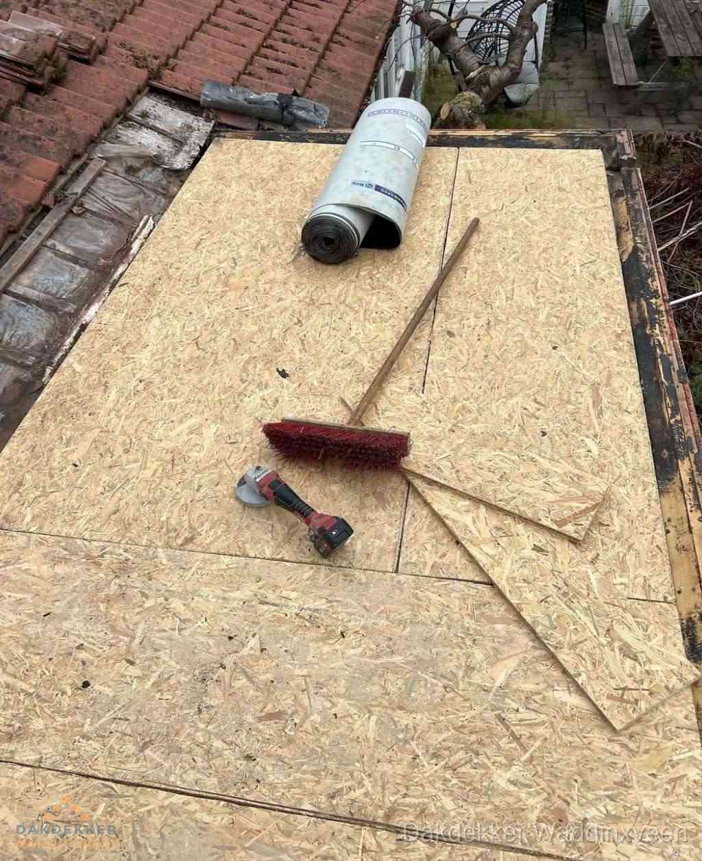 Dakrenovatie afgerond met nieuwe bitumen dakbedekking in Waddinxveen